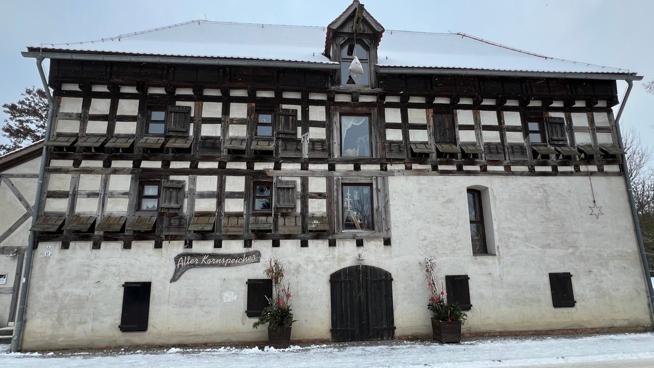 Bild ersetzen oder Bild hier ablegen web konrspeicher straupitz ls 2026 01 org
